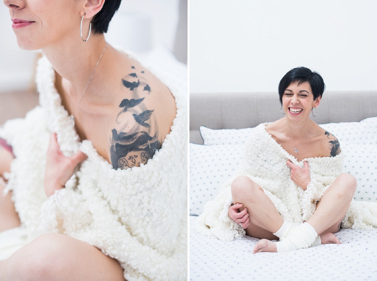 merveilleuse séance photo intime boudoir avec tatouages